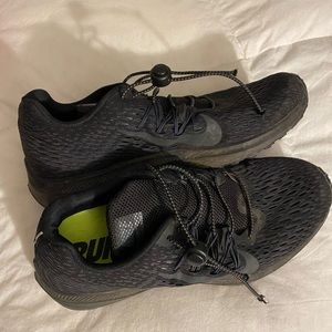 Black Nike running shoes!!